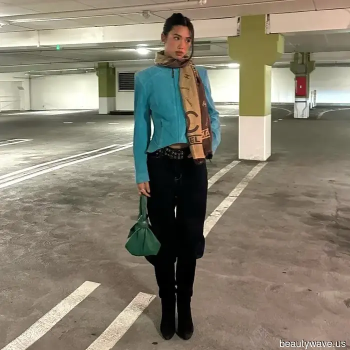 The Distinctive Style That Everyone Fashionable in NYC Will Adopt When Pairing Boots with Jeans This Fall