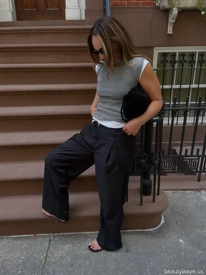 Da Base a Designer: Questa Tendenza dell'Outfit Renderà I Tuoi T-Shirt Subito Simili a Quelli di The Row