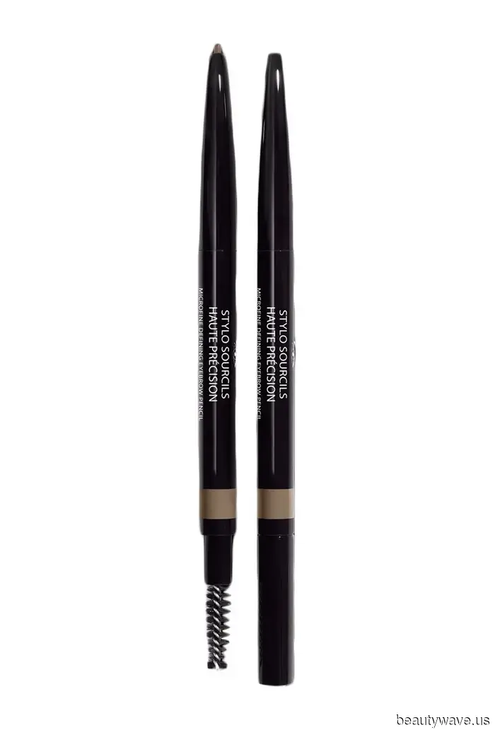 Laufey Is Our Ultimate Coquette Beauty Muse—7 "Vintage Romance" Outfits to Inspire You