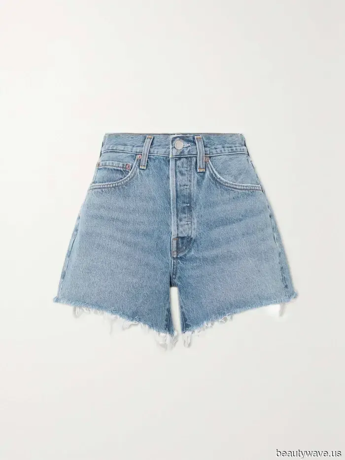 6 Surprisingly Chic Denim Shorts Looks That the Fashion Set Is Sporting