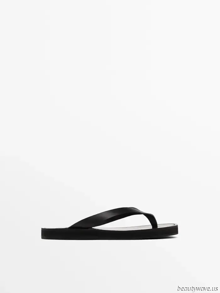 Folks in L.A. understand that pairing flip-flops with this "outdated" jeans trend gives it a refreshing twist.