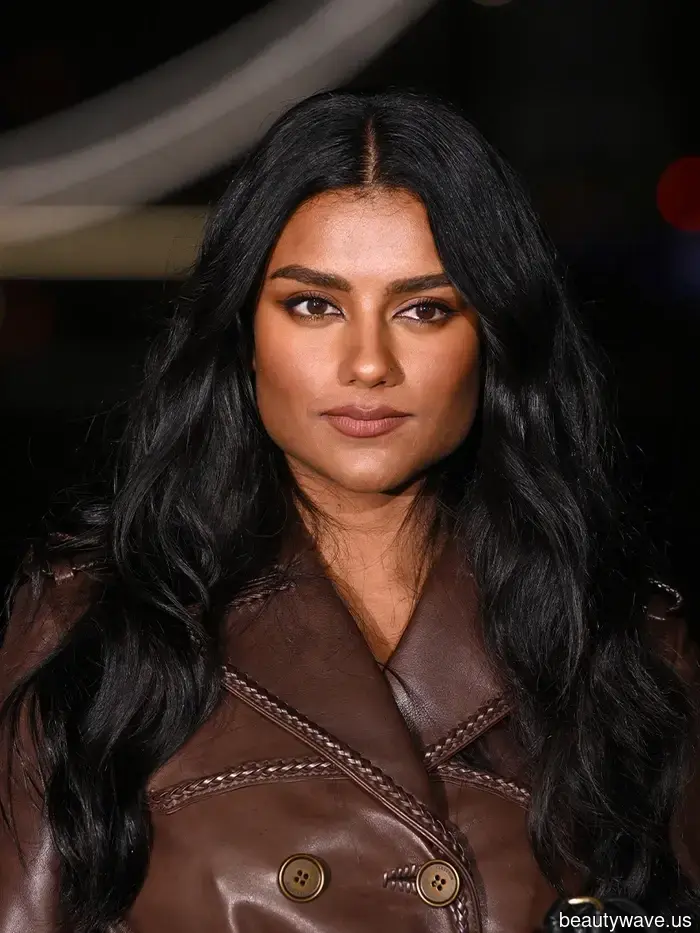 Simone Ashley's most unforgettable beauty styles are consistently bronzed, ethereal, and stylish—9 that I can't wait to replicate.