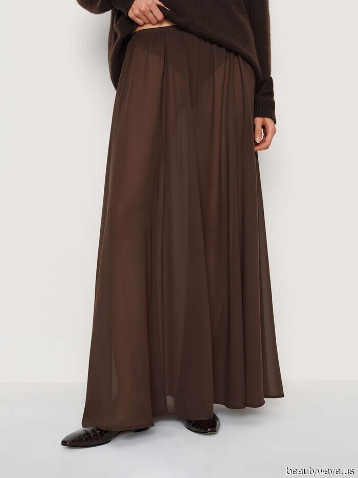 The Most Disputed Skirt Trend of Summer 2026 Is Also the Most Beautiful