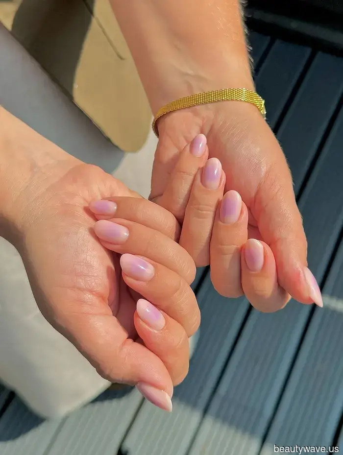 Oh, They’re Totally Back—17 Beautiful Nail Designs That Make This "Old-Fashioned" Mani Feel So 2025