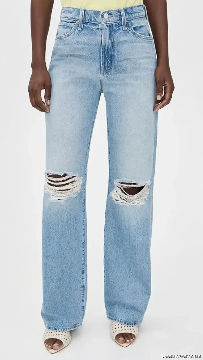 The Distinctive Style That Everyone Fashionable in NYC Will Adopt When Pairing Boots with Jeans This Fall