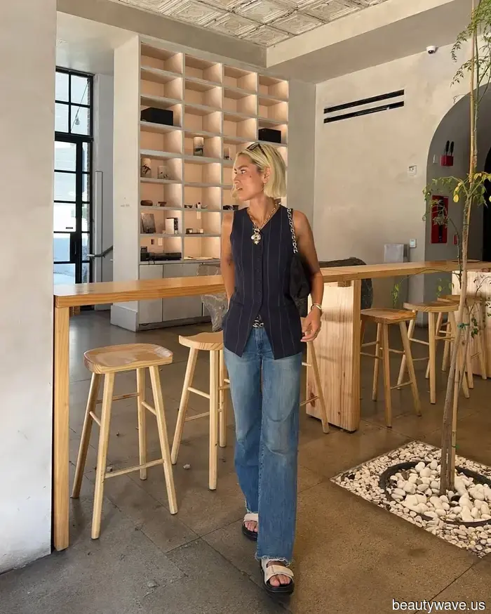 Breaking News: The Denim Wash That Will Rule Every Stylish Look This Fall