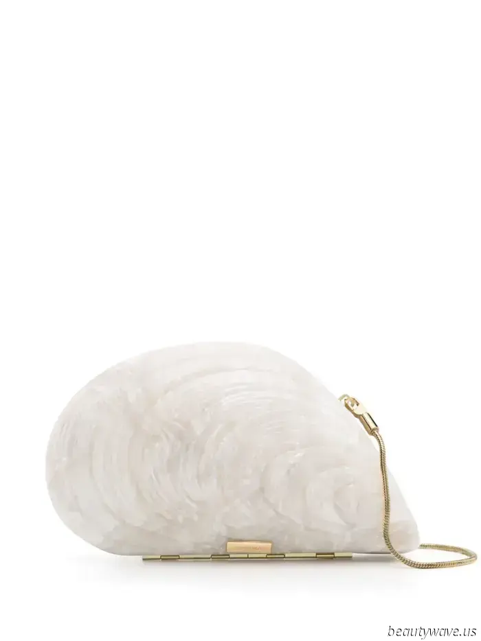 If you enjoy dressing both yourself and your home with elegance, join in.