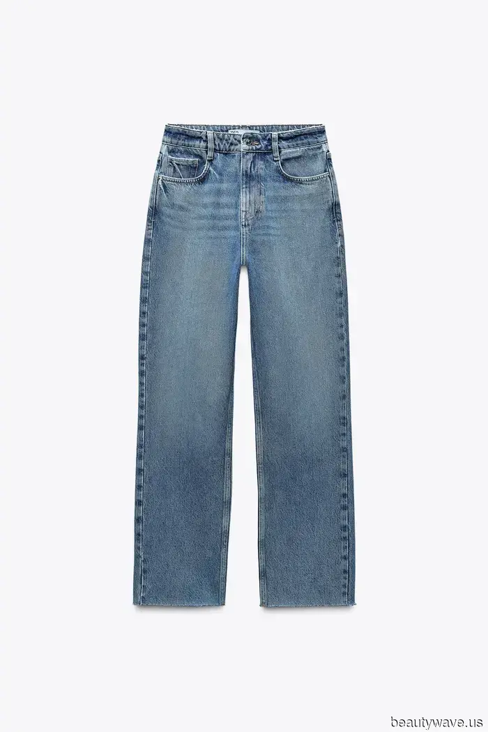 Indeed, ballet flats pair well with skirts, but they look even better in this Parisian-endorsed combination.