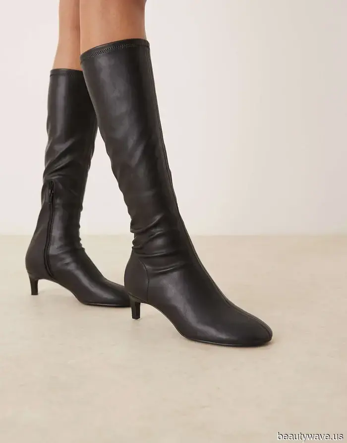 Everyone in Paris has swapped out ankle boots for a style that's far more elegant.