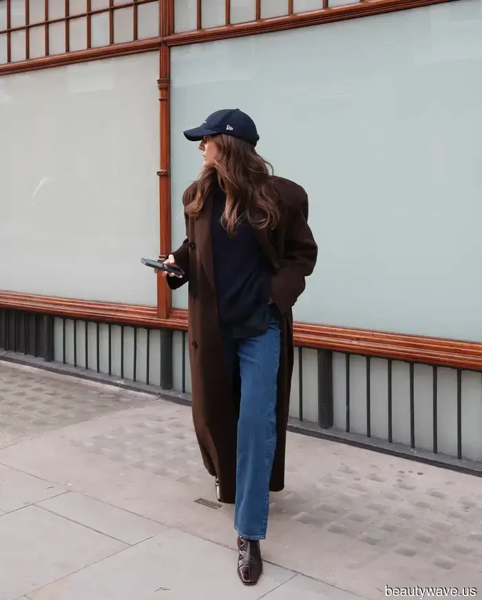 No one does winter fashion quite like Londoners—here are 7 ideal ways they're styling jeans and boots this season.