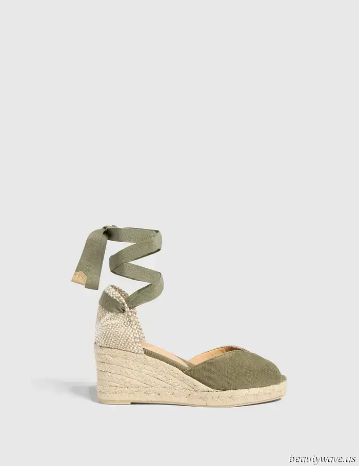 Breaking News: French Women Have Moved On from Sandals—Here Are 3 Types of Shoes They Are Currently Sporting Instead.