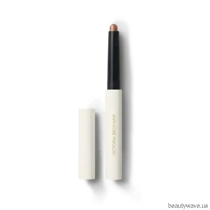 Ho fatto ricerche—questa è la combinazione di rossetto nude preferita da Victoria Beckham.
