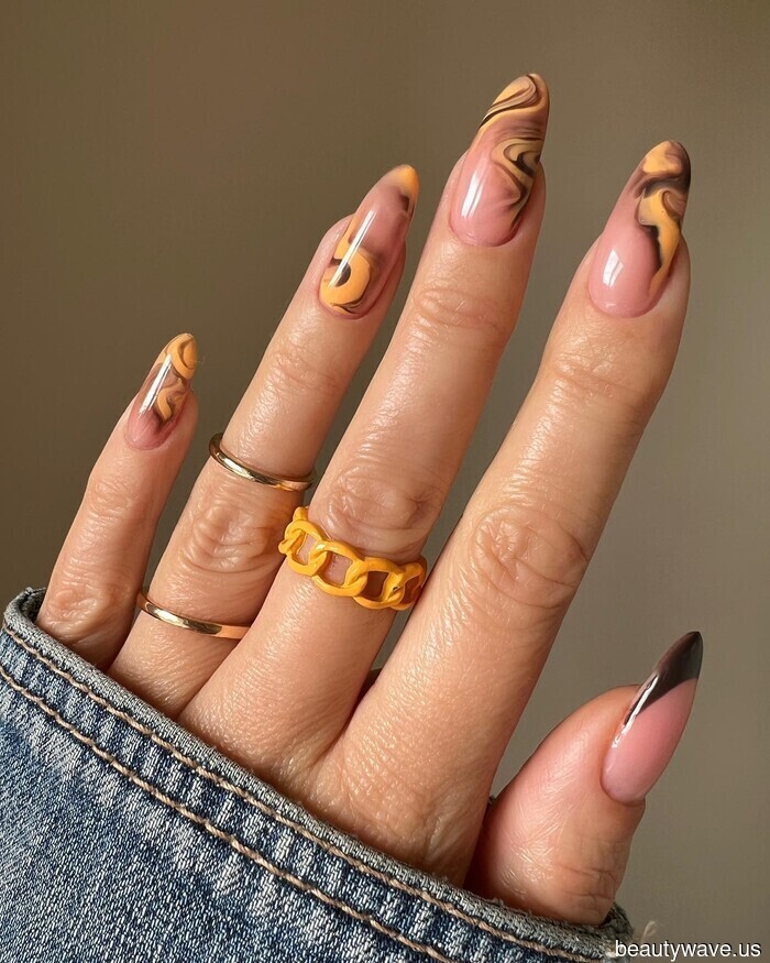 Football Season Is Here—24 (Non-Cliché) Manicures to Embrace Your Inner WAG