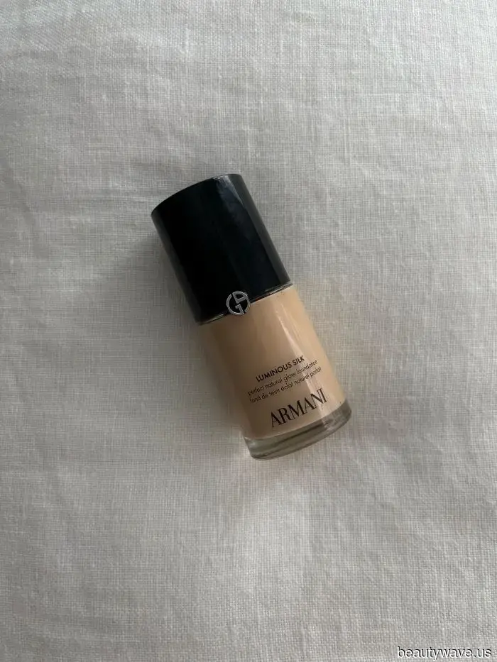 Ich bin Makeup-Artist und Beauty-Redakteurin mit fettiger Haut&mdash;das sind die Foundations, die ich tatsächlich benutze.