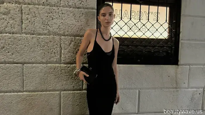 Pasé horas desplazándome por las nuevas llegadas en Revolve, Zara y Mango&mdash;Estas 30 piezas valen la pena comprar.