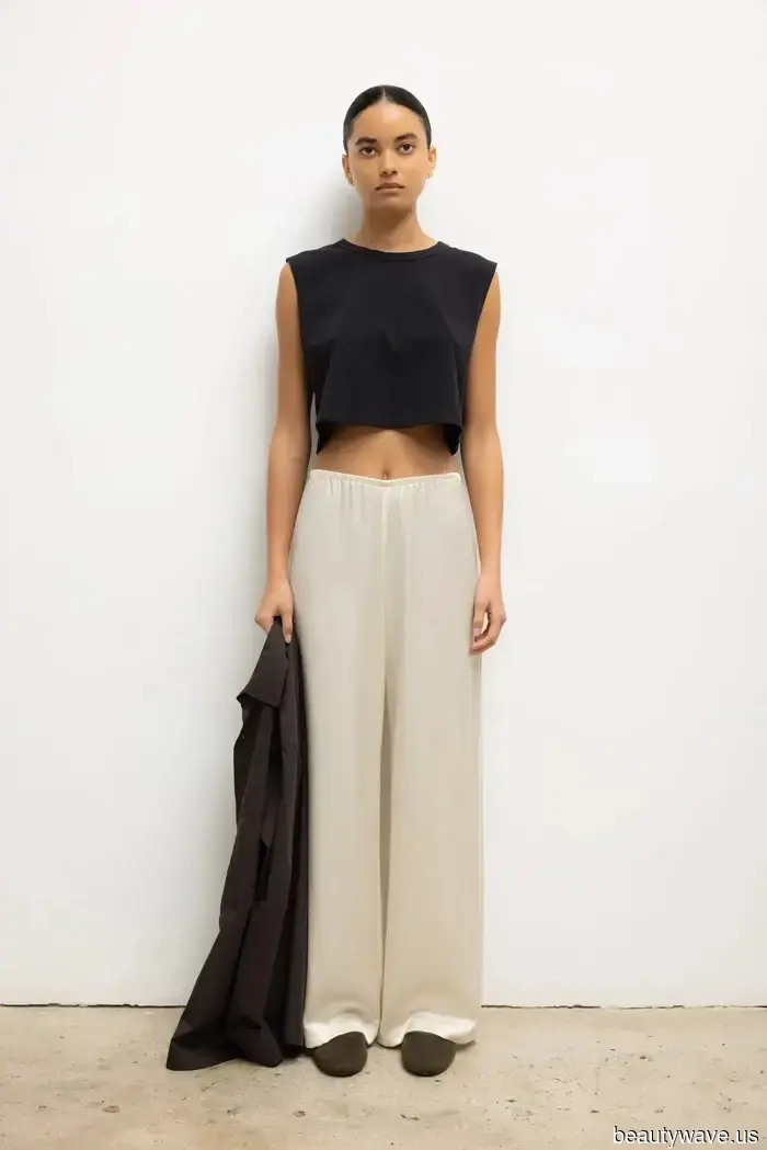 My Minimalist Friend Enjoys an Upscale Aesthetic—7 Essential Pieces for Her Autumn Capsule Wardrobe