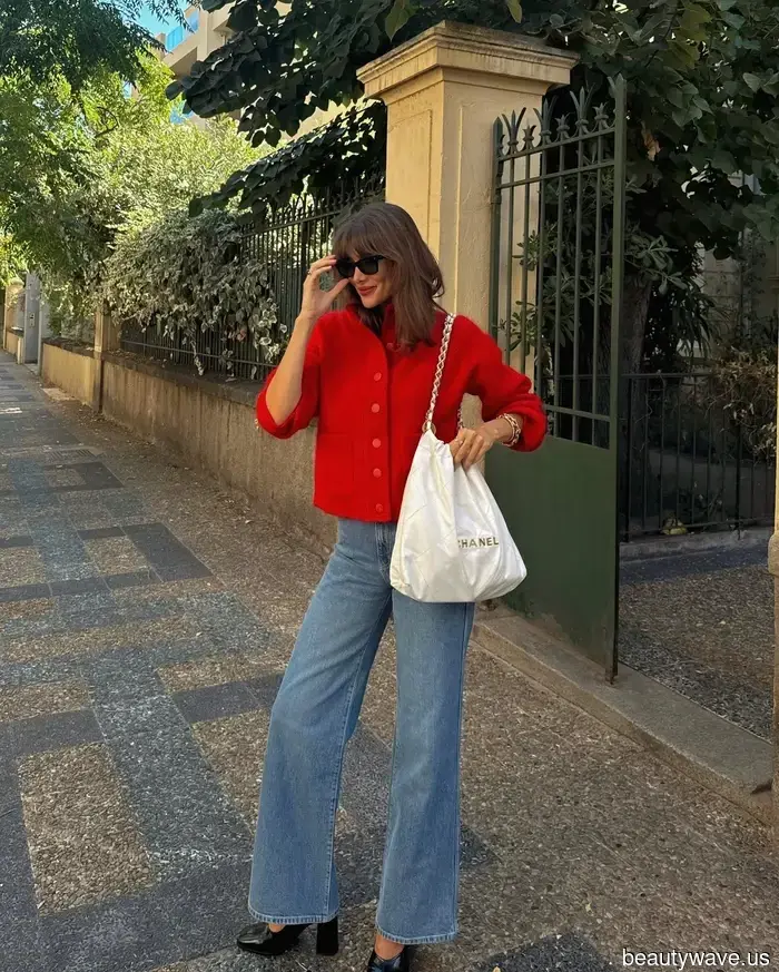 Le donne francesi e la moda Le persone concordano&mdash;Questa tendenza dei jeans per l'estate sta meglio con i tacchi