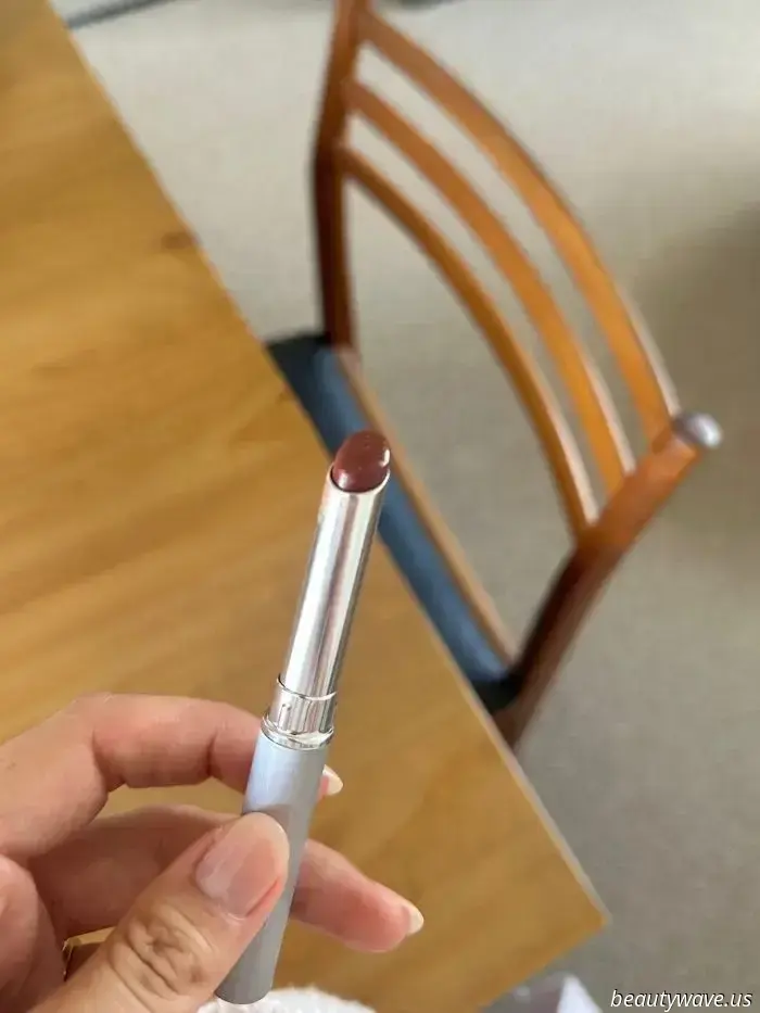 Я носила новую помаду Clinique Nude Honey Almost каждый день неделю — вот что нужно знать