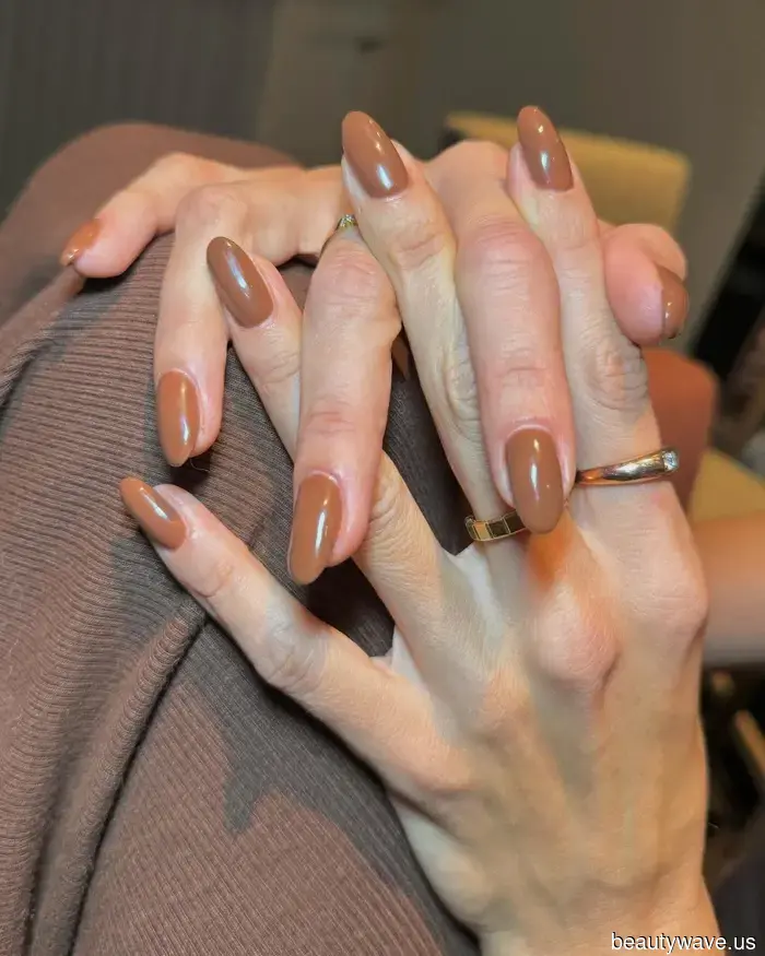 Le Pedí a la Manicurista de Dua Lipa Inspiración de Uñas de Chica Cool—Aparentemente, la Teoría del Zapato Equivocado es el Secreto