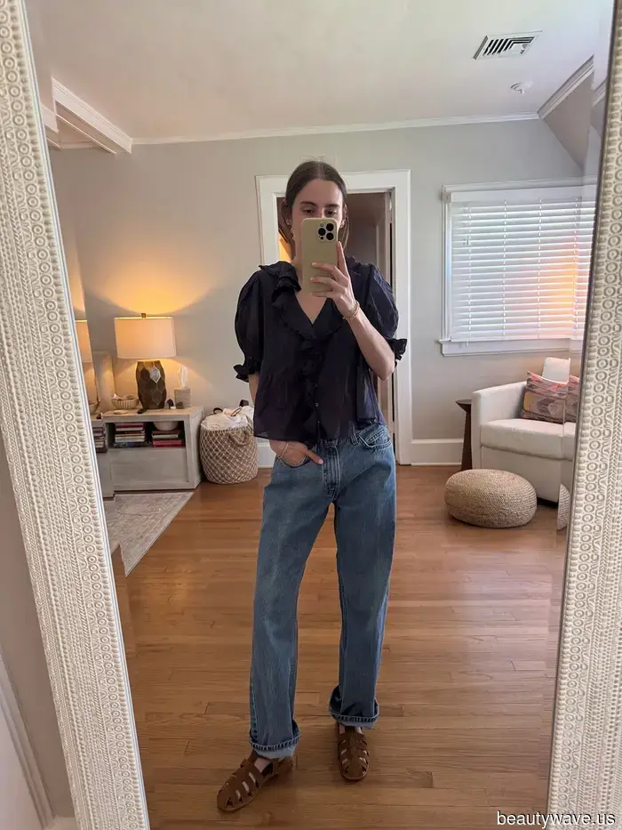 I work in fashion in NYC—here are the 7 summer shoe trends featured in my capsule wardrobe.