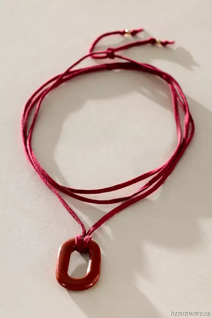 Out of the blue, everyone in the fashion world is sporting this jewelry trend—I recently discovered the most stylish option for less than $100.