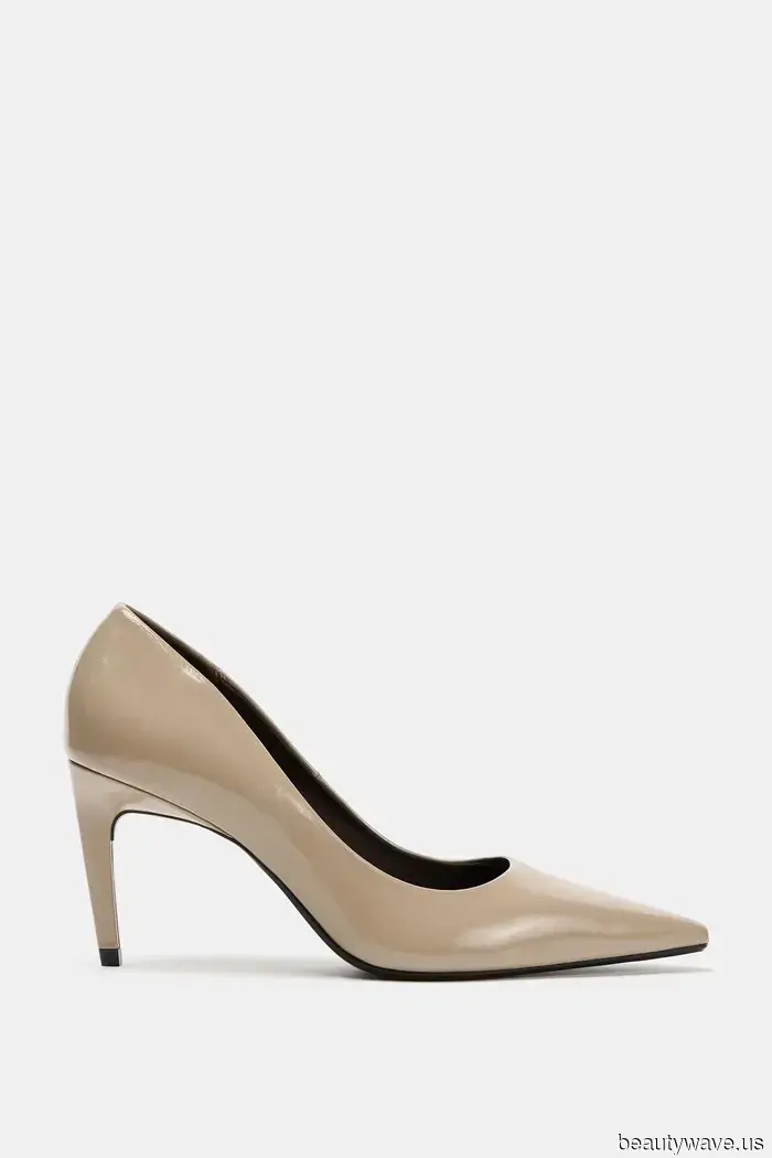 Pause die Trainer&mdash;Das ist der von kleinen Mädchen genehmigte Schuhtrend, den man diese Saison mit Leggings tragen sollte.