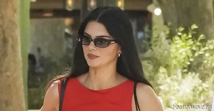 Metti da parte il minidress senza spalline — questa è la tendenza da scegliere se vuoi apparire elegante