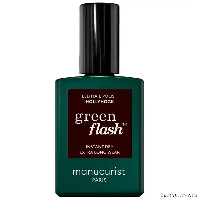 Wir Redakteure sind einstimmig der Meinung: Das ist die schickste Winter-Nagellackfarbe, die es je gegeben hat.