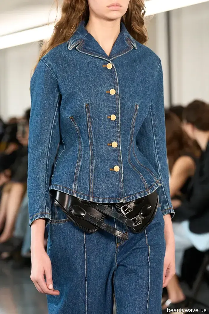 It Appears That Anyone With Excellent Style Is Already Sporting One of These 6 Fall Denim Trends.