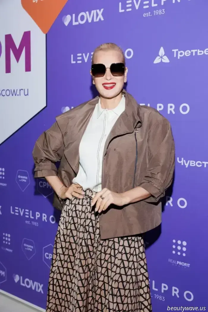 Protagonistas de la crónica social en la exposición de moda СРМ