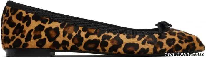 Tieni le Sneakers&mdash;Questa è la tendenza delle scarpe primavera 2026 che le chic New Yorker indossano con i jeans