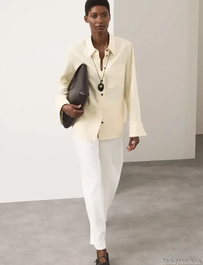 I'm a Minimalist Fashion Editor—Here’s What I Bring for My Summer Vacation.