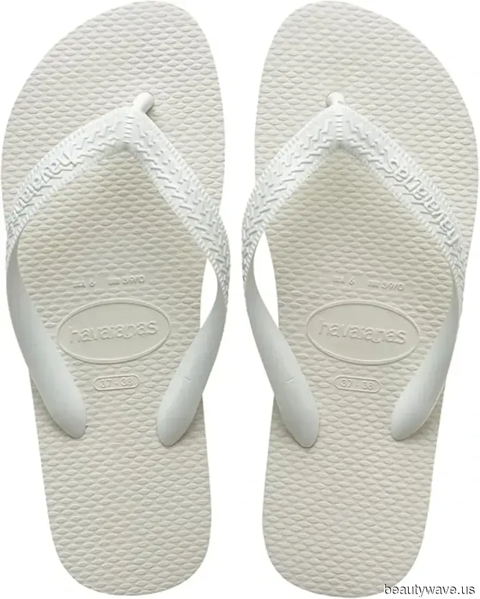 Acabo de regresar de vacaciones&mdash;cada persona con estilo estaba usando estas elegantes sandalias de &pound;12 con lino, pantalones cortos y…