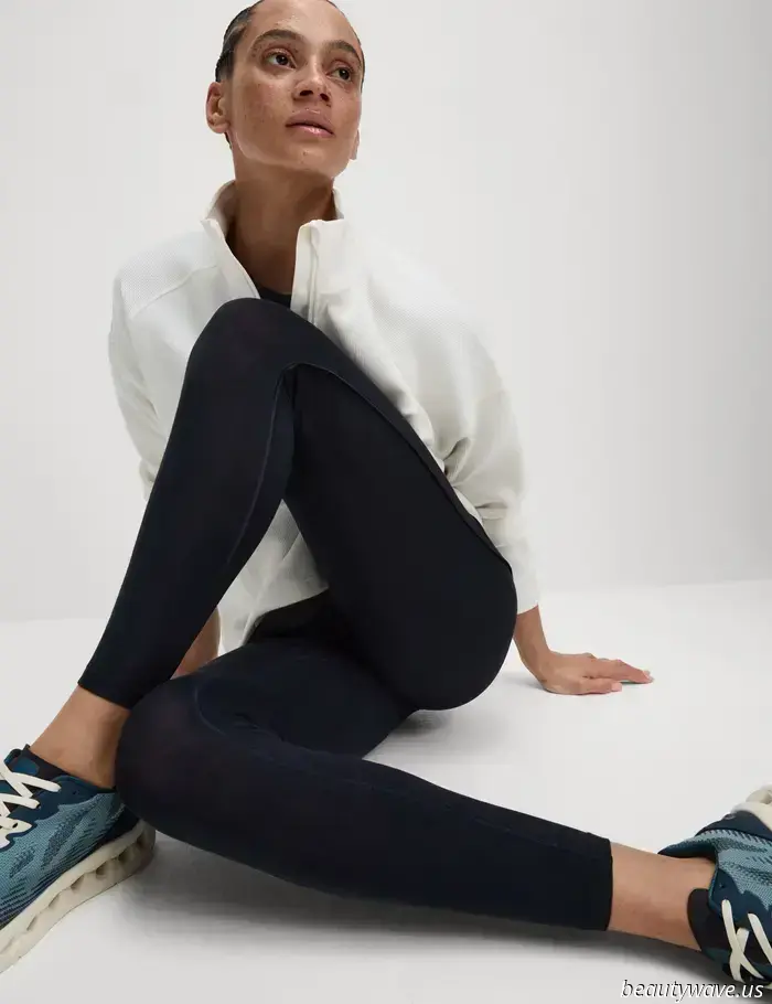 Hinweis: Leggings sehen diesen Winter in dieser satten Farbe am schicksten aus.