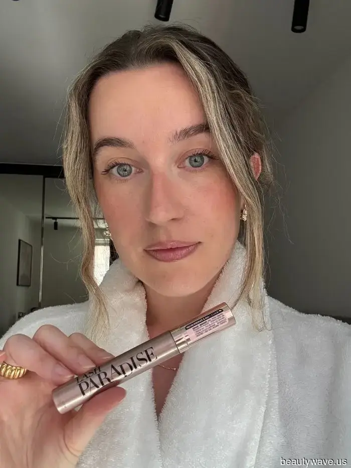 I specialize in "No Makeup" Makeup—These mascaras provide a natural appearance.