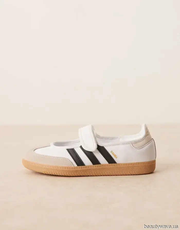 Neither a ballet flat nor a trainer—this "controversial" shoe is exactly what I want to wear this autumn.