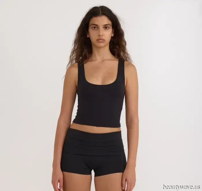 Neither leggings nor bike shorts: The precise activewear trend that fashion-forward girls in L.A. don for Pilates and gym sessions.