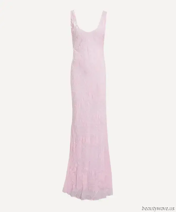 When fashion enthusiasts shy away from neutrals, they opt for this attractive dress color instead.