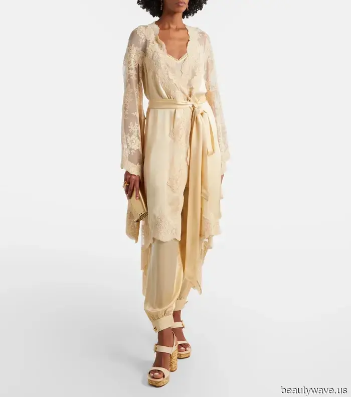 I'm a minimalist tired of jeans—here's the trending alternative I'm choosing to wear instead.