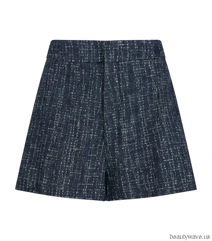 Отчет из Парижа: Все отказываются от сандалий, чтобы носить эти гораздо более стильные туфли с шортами