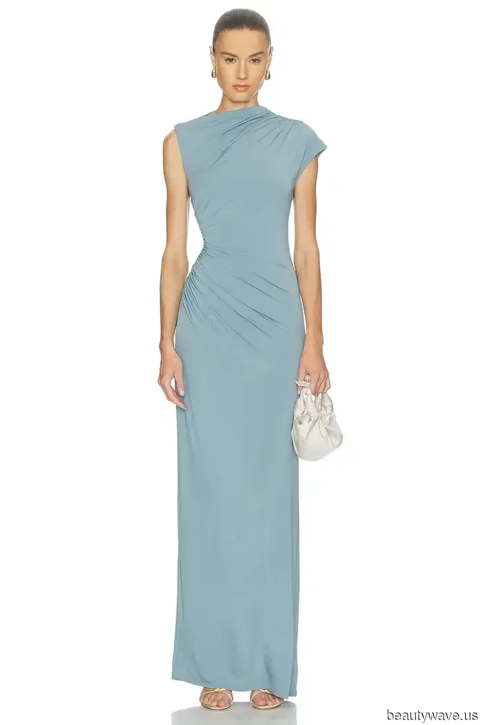 Sandals! Dresses! Shorts! These 30 Stylish Early Summer Discoveries Are Ready to Define Your New Style.