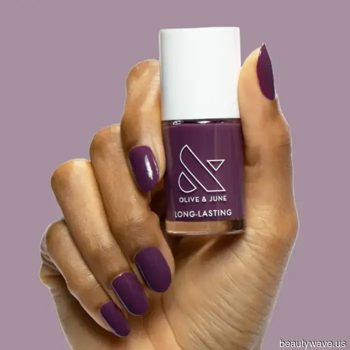 Dai toni invernali freschi all'ispirazione per San Valentino: 6 colori per unghie che spiccano questo febbraio