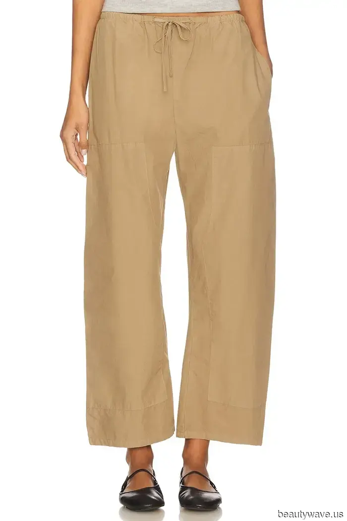 Забудьте о классических балетках&mdash;женщины в Лос-Анджелесе знают, что эти спорные туфли делают скучные базовые вещи в 10 раз круче