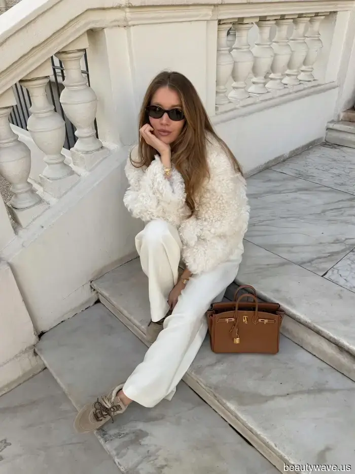 Più Fresco della Pelle, Più Confortevole della Suede&mdash;Questa È la Tendenza Calzaturiera Divisiva Che le Persone della Moda Stanno Indossando Proprio Adesso