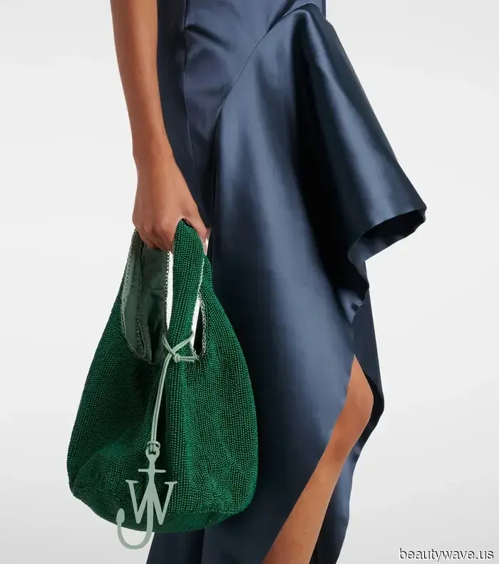 Fondamentalmente, tutto ciò che le persone della moda vogliono in questo momento è perline, e questi sono i loro preferiti.