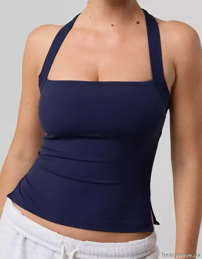 From Anorak jackets to plum-colored ensembles, here are the fall activewear pieces I'm excited to style.