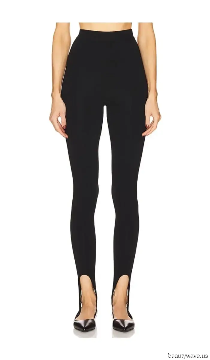 Las mallas negras están bien, pero las chicas it saben que estas 6 versiones más modernas se sienten muy actuales.