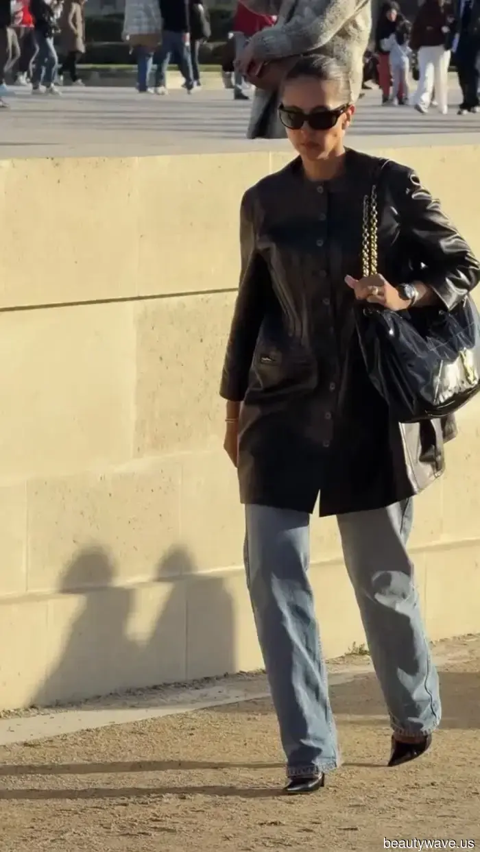 Las chaquetas de motorista están bien, pero la gente de moda está usando esta tendencia de chaquetas de cuero que parecen caras en su lugar.