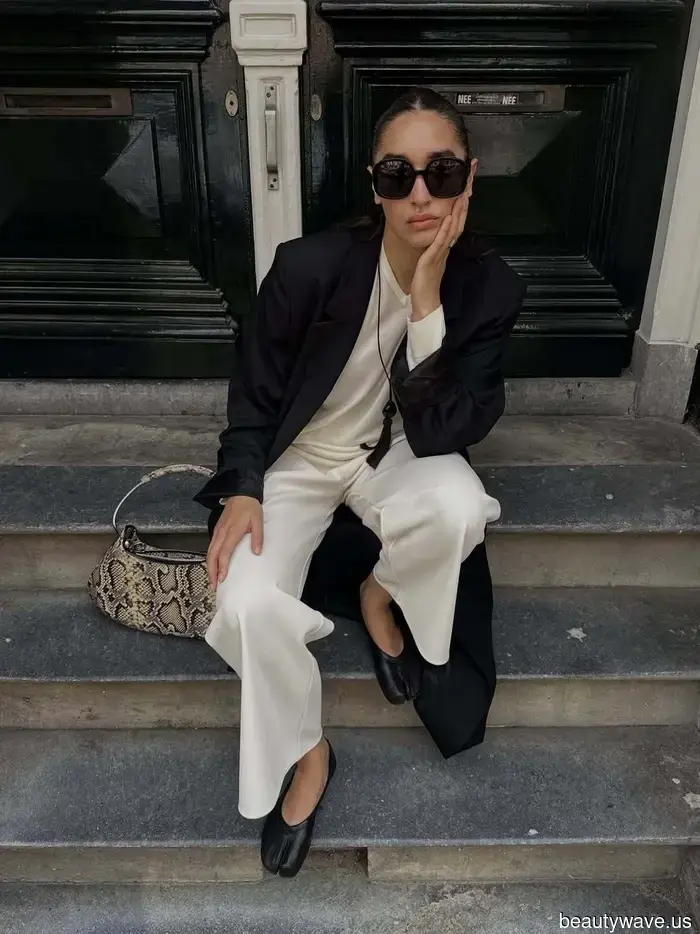 From Paris to New York, here are 9 stylish ballet flat trends that fashion-forward girls are continuously sporting.