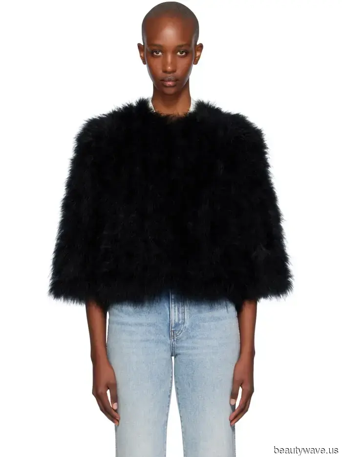 The Strategy NYC Fashion Enthusiasts Are Employing to Elevate "Plain" Jeans-and-Tee Ensembles for a Stylish Fall Look